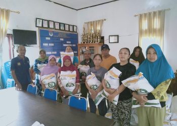 Pemdes Purworejo Salurkan Bantuan Pangan Beras Tahap VI kepada 60 KPM