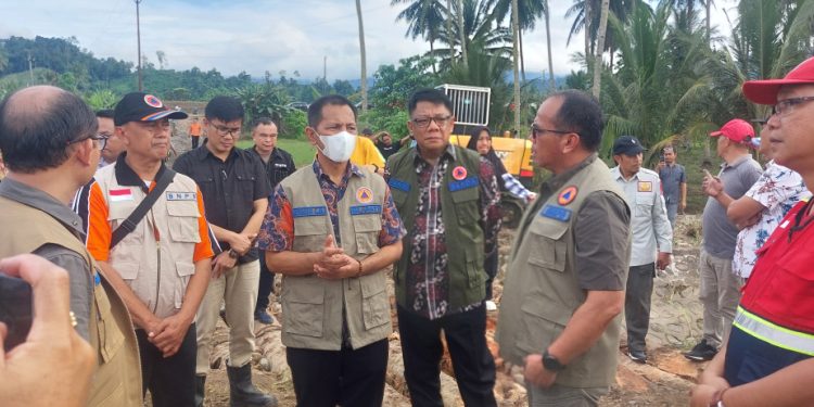 Pj Bupati Bolmong dampingi Tim BNPB Turun ke Lokasi Bencana