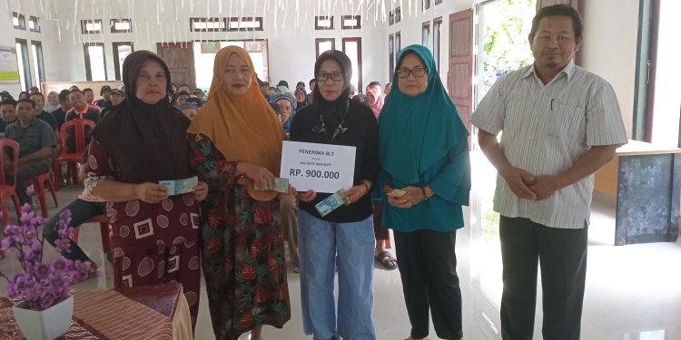 Pemdes Candi Rejo Salurkan BLT DD Tahap III dan Bantuan Ketahanan Pangan