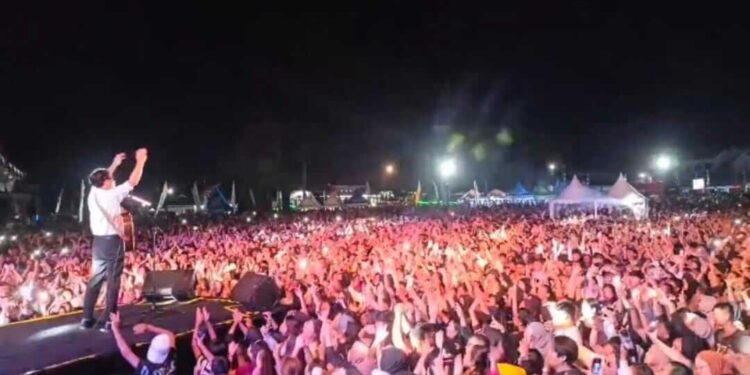 Budi Doremi Hibur Masyarakat Kotamobagu pada Penutupan Motampot Fest