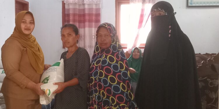 Pemdes Liberia Salurkan Bantuan Pangan Beras Tahap VIII