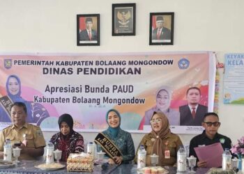 Kadis Pendidikan Bolmong dampingi drg. Firlia Mologinta-Mokoagow di Acara Apresiasi Bunda PAUD