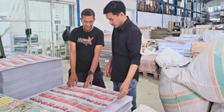 Ketua KPU Boltim Tinjau Langsung Proses Pencetakan Surat Suara untuk Pilkada 2024