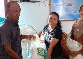 Pemdes Purworejo  Salurkan Bantuan Pangan Beras Tahap VIII