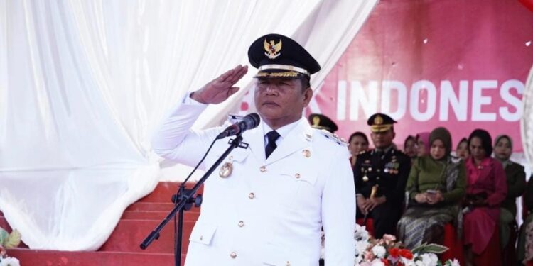 Wabup Deddy Jadi Irup Penurunan Bendera Merah Putih