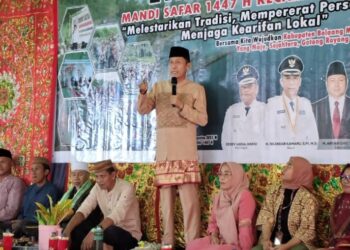 Bupati Bolsel Hadiri Ritual Mandi Safar 1447 H di Kecamatan Tomini