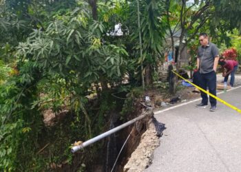 Ketua DPRD Bolmong Tinjau Lokasi Longsor di Desa Muntoi