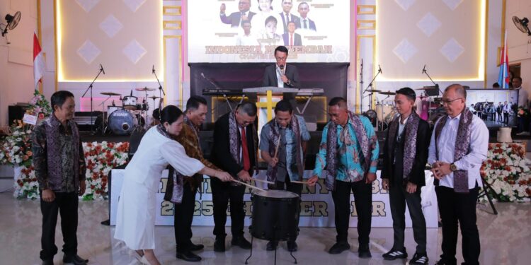 Walikota Hadiri Giat Indonesia Menyembah 2025 PELTAP GPdI Bolmong Raya