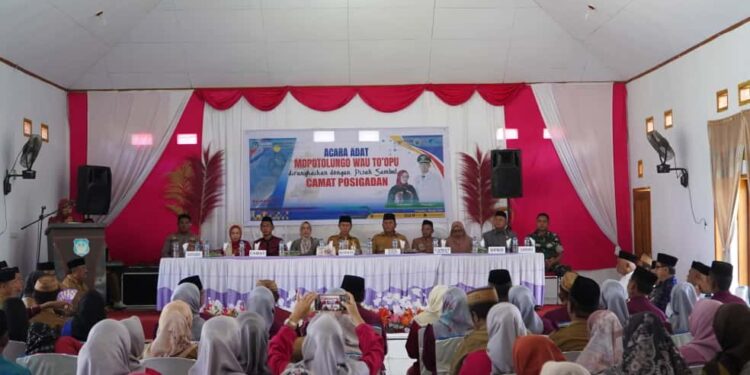 Bupati dan Wabup Bolsel Hadiri Pisah Sambut Camat Posigadan