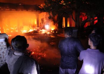 Bupati Iskandar Turun ke Lokasi Kebakaran Rumah: Beri Dukungan Moral Terhadap Korban dan Pantau Proses Pemadaman
