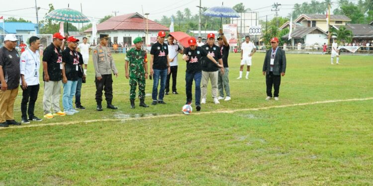 Iskandar-Deddy Hadiri Pembukaan Turnamen Sepak Bola Bupati Cup IV Tahun 2025