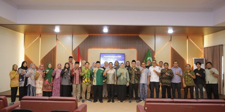 Walikota Kotamobagu bersama Rektor IAIN Manado Teken MoU