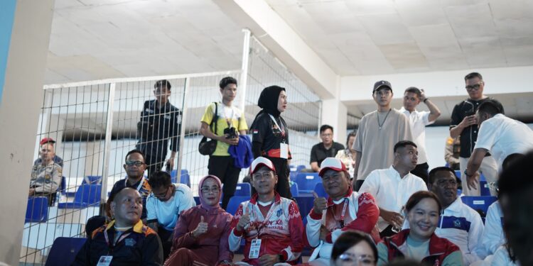 Hadiri Pembukaan Porprov Sulut XII, Iskandar-Deddy Bakar Semangat Atlet Bolsel