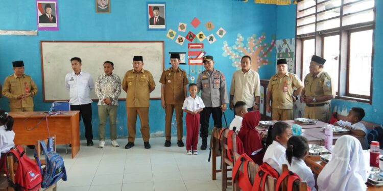 Pimpin dan Anggota DPRD Bolsel Hadiri Peresmian SPPG Kecamatan Helumo