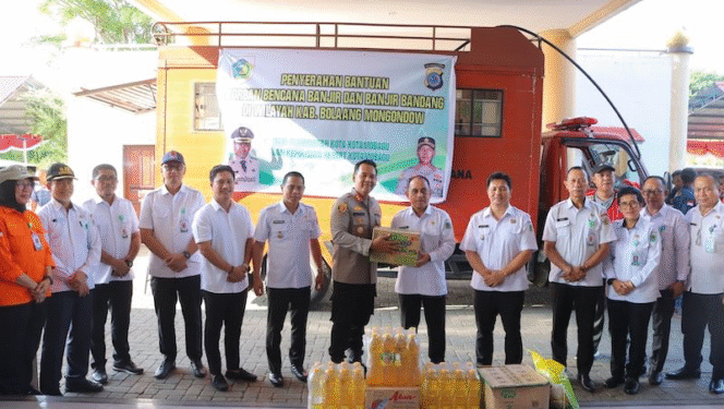 Pemkot Kotamobagu Serahkan Bantuan Kepada Korban Terdampak Banjir di Kabupaten Bolaang Mongondow